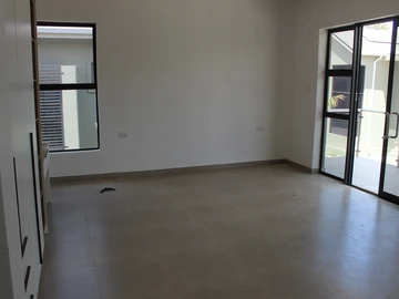 4 Bedroom Flat & Apartment