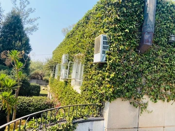 Versatile townhouse for rent