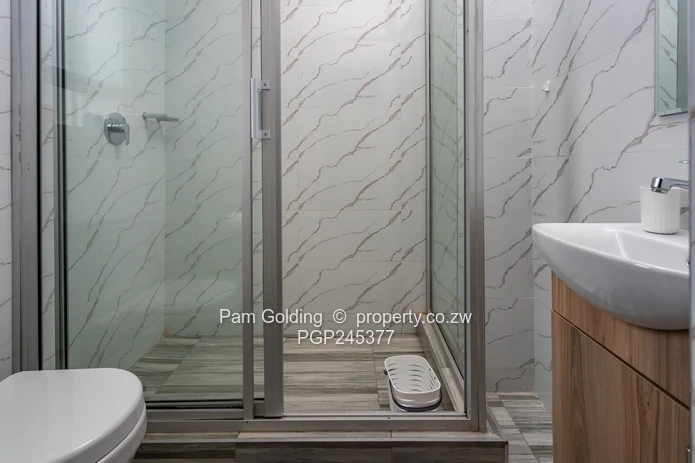 4- bedroom En suite Home on 1160sqm in Hillside