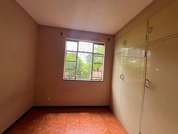 2 Bedroom Flat & Apartment
