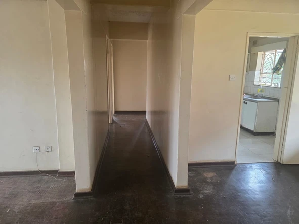 2 Bedroom Flat & Apartment