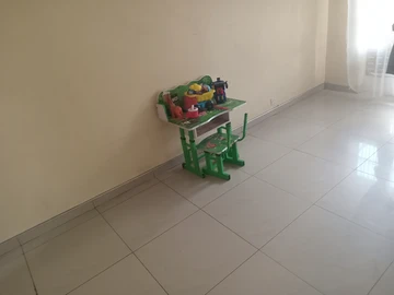 2 Bedroom Flat & Apartment