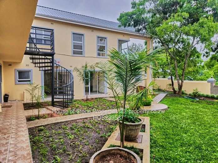 Luxurious Greystone Park Duplex — Executive 3-Bedroom Apartment 