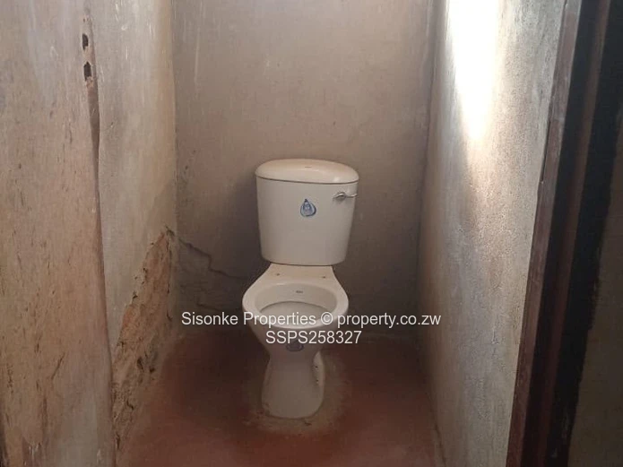4 Bedroomed House For Sale In Chinhoyi 