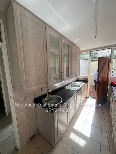 Wansford Townhouses- 3 Bedroom Duplex Flat