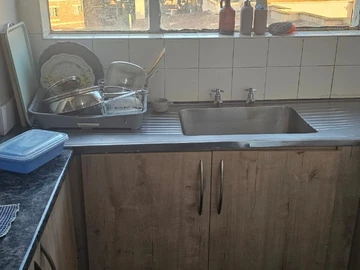 2 Bedroom Flat & Apartment