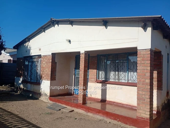House for sale in Mkoba, title deeds