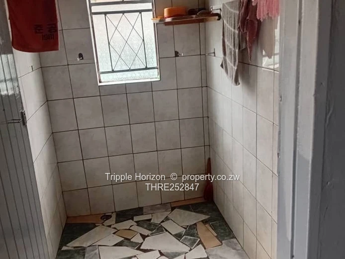 5-Bed Chitungwiza Home with Borehole & Secure Yard