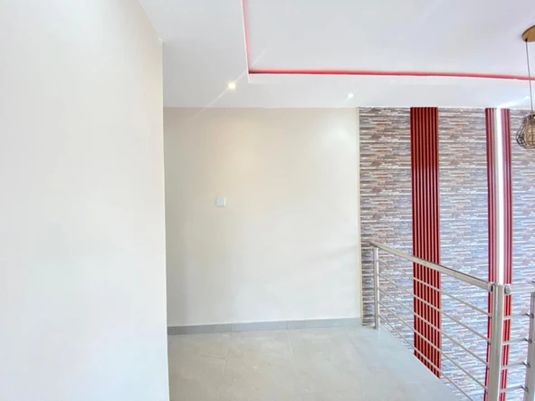 4 Bedroom Flat & Apartment