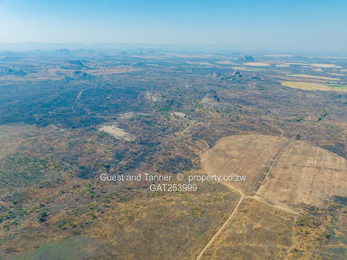 A Choice Of Two Farms - Banket / Rafingora