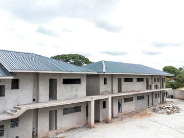 2 Bedroom Flat & Apartment