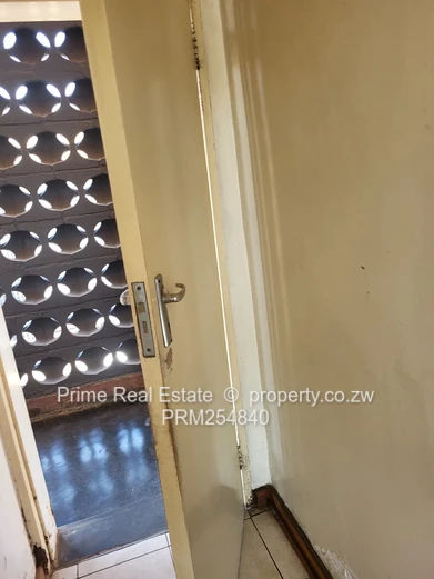 1-Bed Garden Flat in Avenues, Harare CBD — Borehole