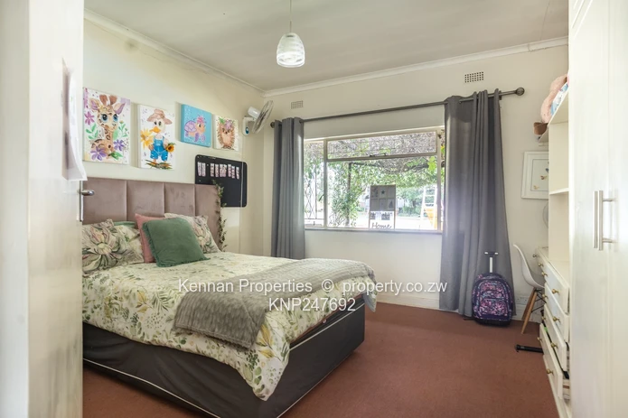 Four bedroom home in an excellent location with a cottage, pool and a prolific borehole (Sole Mandate)