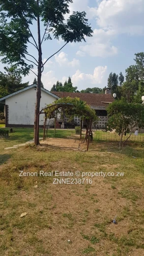 3bedroom house in Hatfield with Title Deeds , 4052sqm, 180k