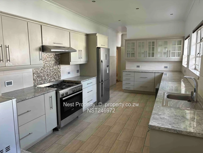 Elegant Family Living In Gunhill