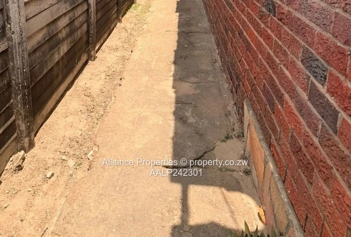 4 Bedroom House for Sale in Warren Park D – Title Deeds Available