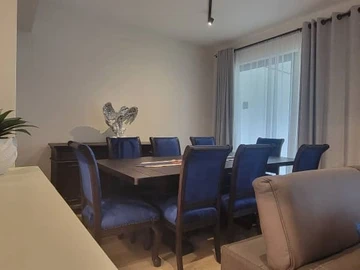 3 Bedroom Flat & Apartment