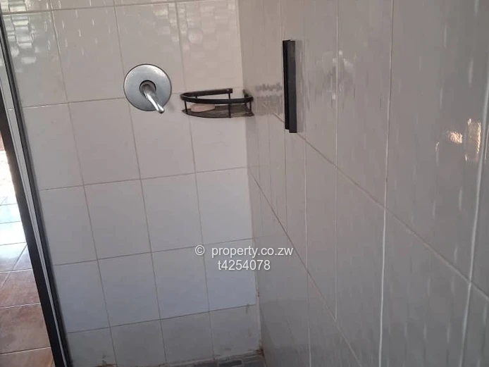 Madokero Estate house to rent 
