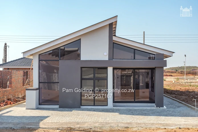 Move in ready 3-Bed Home in Rainham Park Gated Community