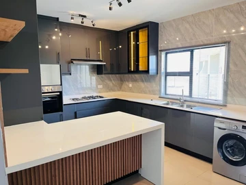 2 Bedroom Flat & Apartment