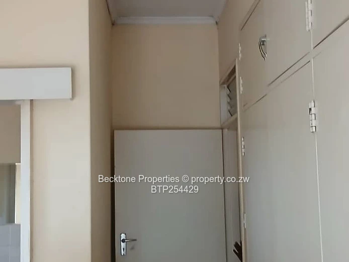 Luveve 4-Bed Family Home on 2900m² with Flatlet