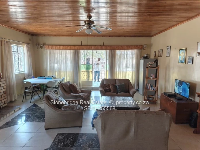 3 Bedroom House in Highmount To Rent