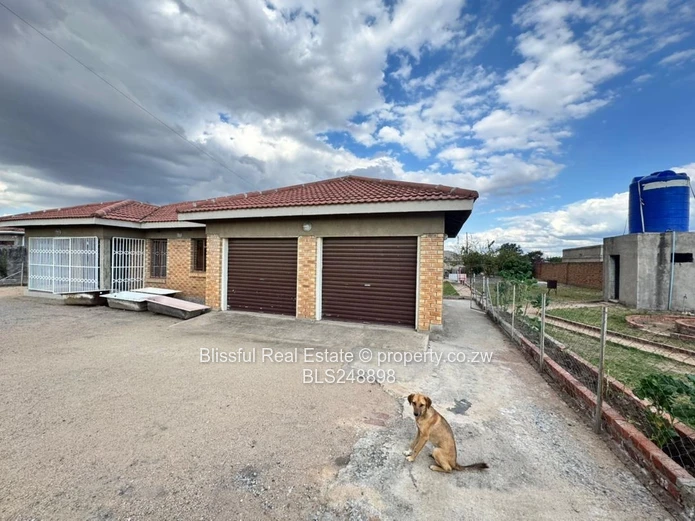 4 Bedroomed House For Sale in sunway city Ruwa