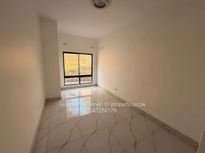 HELENSVALE 14,169m² DEVELOPMENT OPPORTUNITY | USD $2.2M