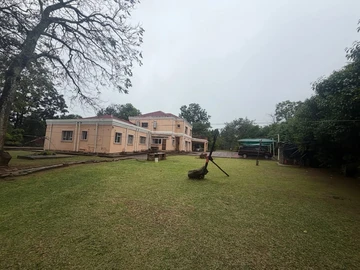 6 Bedroom House