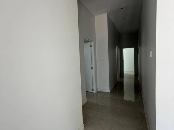 4 Bedroom Flat & Apartment