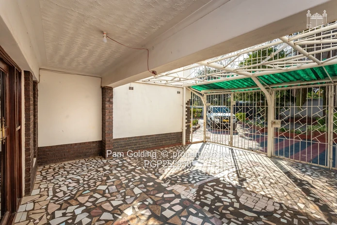 Spacious 6-Bedroom Double-Storey Home in Twin Lakes, Norton (Sole Mandate)