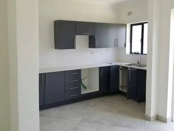 3 Bedroom Flat & Apartment