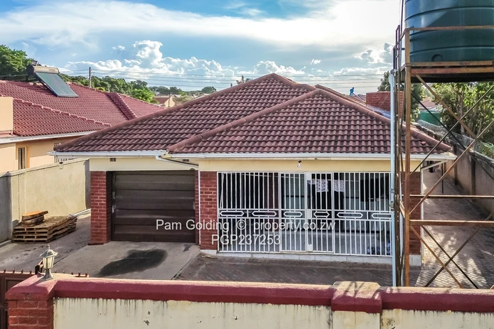 House for sale in Waterfalls/Picnic Park Area (Sole Mandate)