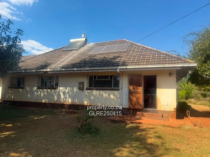 Vainona 4-Bed Family Home on 4789m² with Borehole & Solar