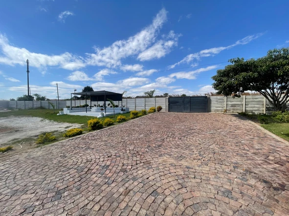 3 Bedroom Flat & Apartment