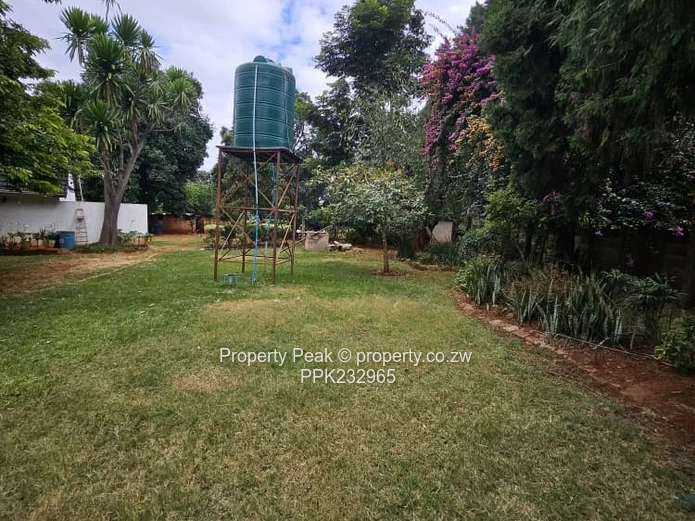 Old Borrowdale 3-Bed Home on 4000m² with Borehole