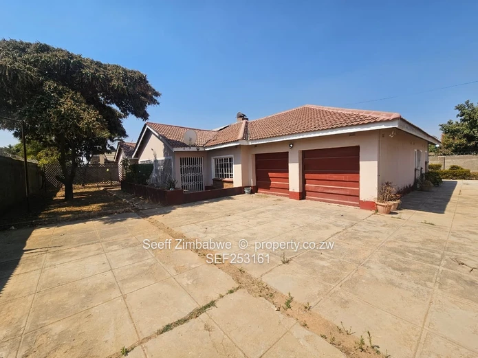 Spacious 4-Bedroom Home With Solar & Borehole In Zimre Park