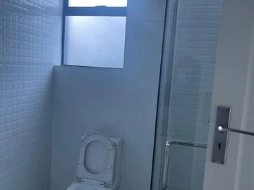 3 Bedroom Flat & Apartment