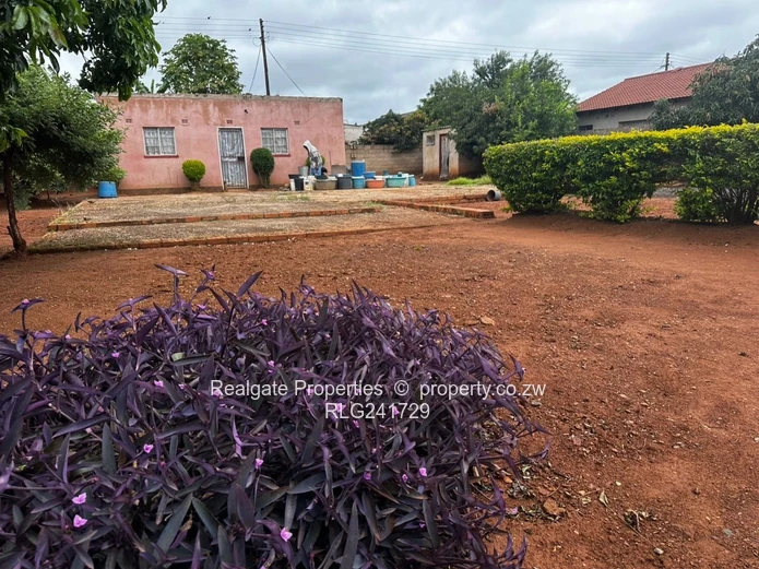 Mahatshula Stand For Sale (With Cottage And Slab)