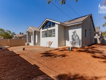 3 Bedroom Flat & Apartment