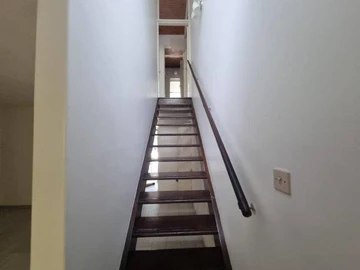 2 Bedroom Flat & Apartment