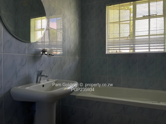 Executive home in Helensvale