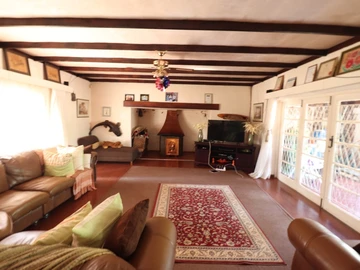 Farm & Agricultural Land