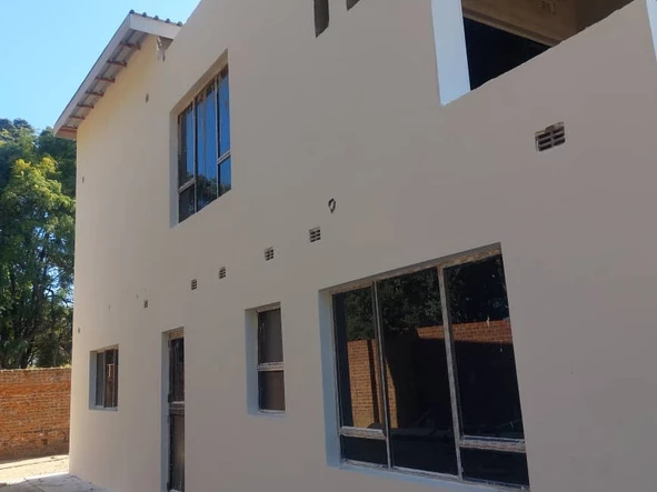 4 Bedroom Flat & Apartment