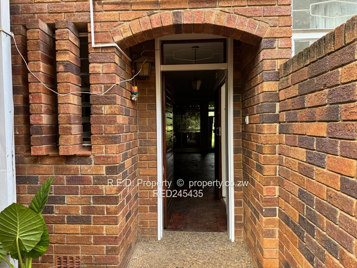 Comfortable Double-Storey Living In Ascot!