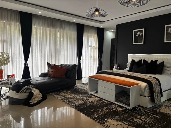 6 Bedroom House