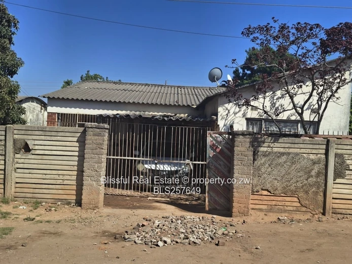 3 Bedroomed house for Sale in mabvuku-Deeds available