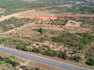 Commercial & Industrial Land