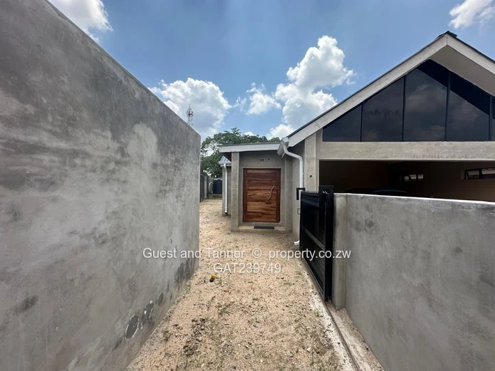 Spacious 3-Bedroom Cluster House in a 12-Unit Complex in Greendale