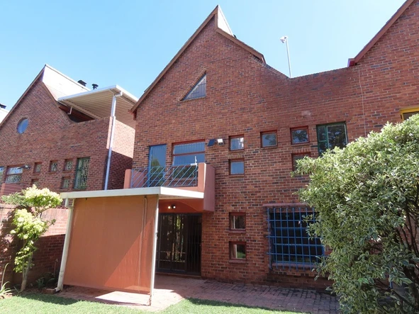 3 Bedroom Townhouse for rent in Newlands!